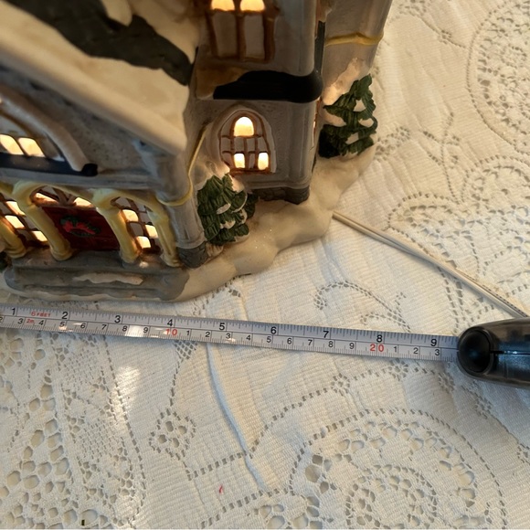 Village Square Lighted Church - Picture 9 of 13